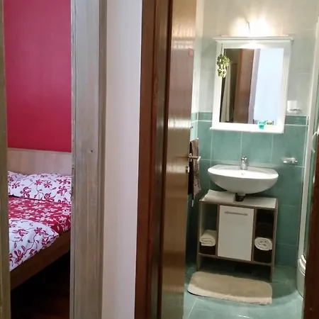شقة Apartman Bjelasnica Babin Do *